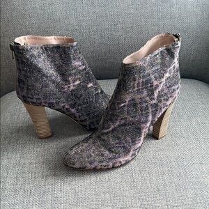 New SJP by Sarah Jessica Parker boots sz 42